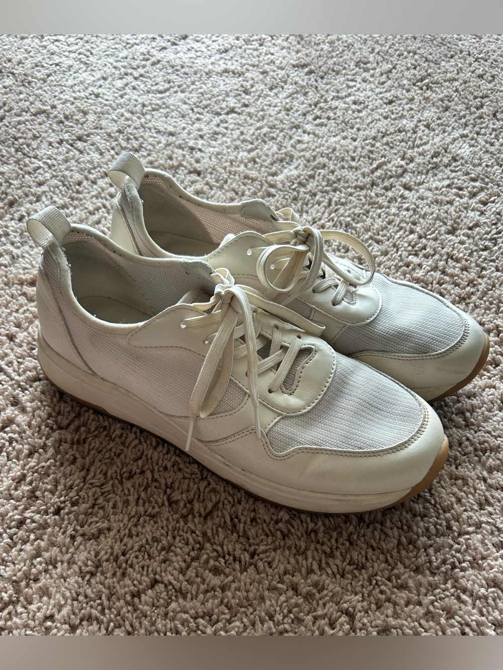 Banana Republic Sneaker